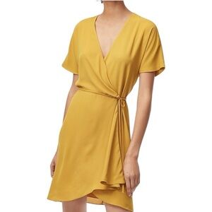 Aritzia Babaton Wallace wrap short sleeve Vneck dress Medium Cairo Gold mustard